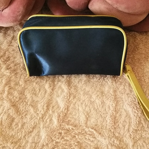 Dior Parfums Double Zipper 💕 Wristlet - Picture 4 of 10